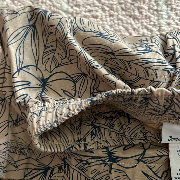 NWOT Tommy Bahama Cotton Shorts Pull-on Tropical Leaf Print Size 5/6 Navy Tan - Picture 10 of 10